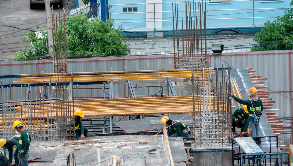 Acelerar obra pública - carreteras, agua, trenes, puertos y aeropuertos, inversión mixta, escuelas y hospitales